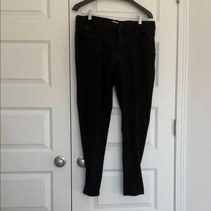 Nine West Women's Classic Black Skinny Jeans